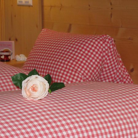 Hotel Waldgasthaus Lehmen Weissbad Zimmer foto