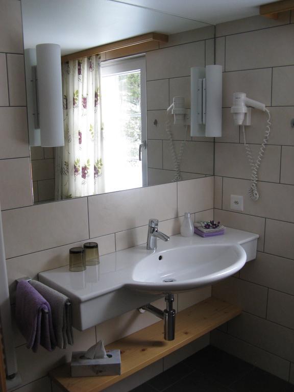 Hotel Waldgasthaus Lehmen Weissbad Zimmer foto