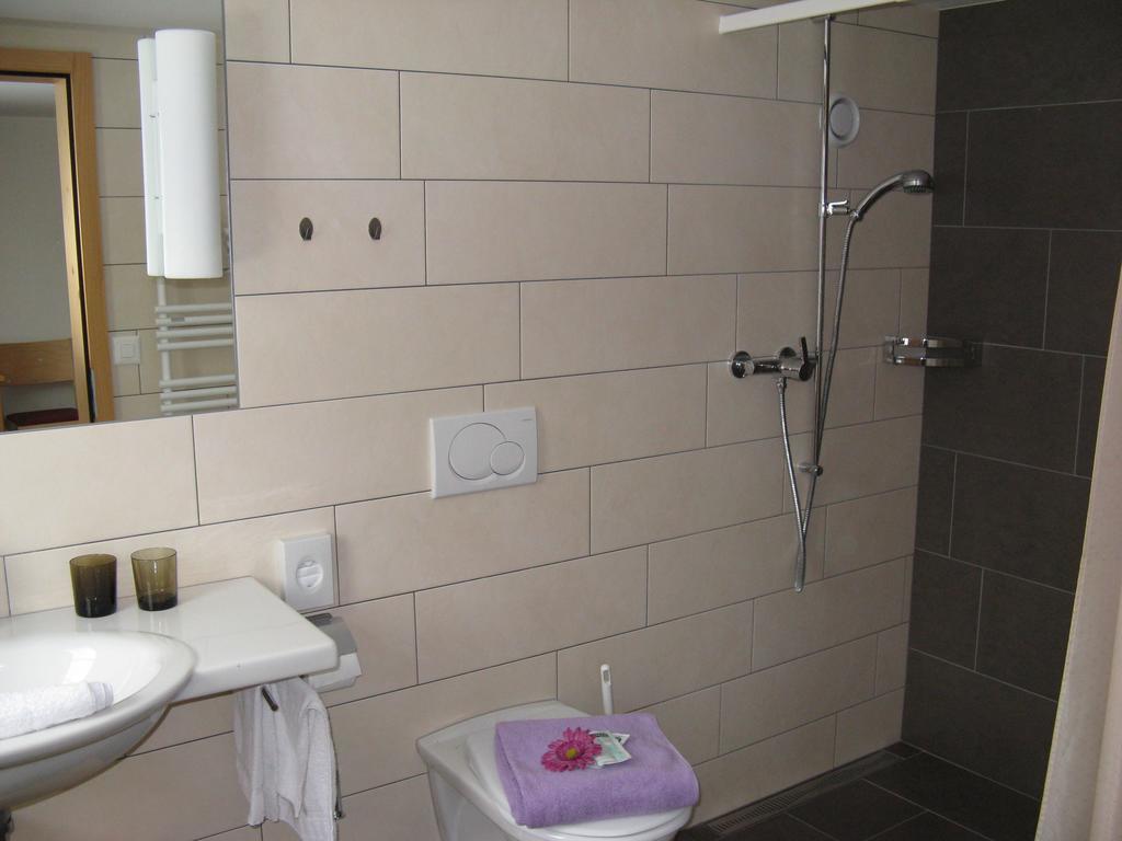 Hotel Waldgasthaus Lehmen Weissbad Zimmer foto